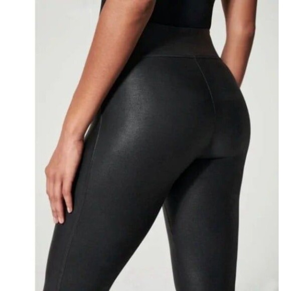 SPANX Black Faux Leather Coated Compression Legging Size Medium - Picture 2 of 12